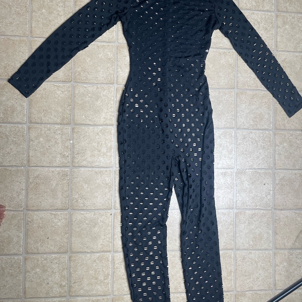 SHEIN Black Long-Sleeve Cutout Jumpsuit - Picture 2 of 5